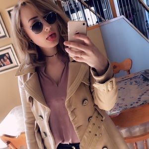 Meet your Posher, Danielle